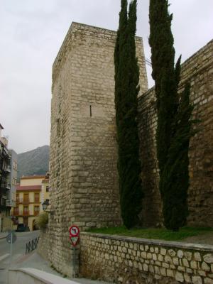 Torreón del Conde de Torralba y parte de la muralla medieval