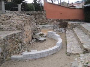 Restos de la única puerta romana conocida hasta el momento