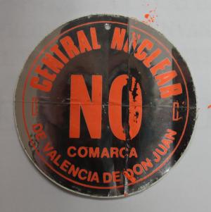 Pegatina que recuerda la lucha contra la instalación de una Central Nuclear en 1975