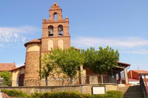 Iglesia de San Miguel Arcángel, en Navatejera