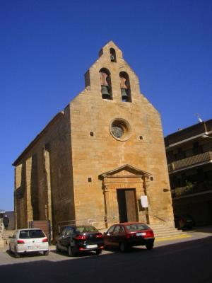 Iglesia parroquial de Alamús.