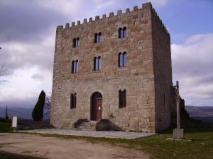 Torre del homenaje del castillo de Castrodouro en Alfoz