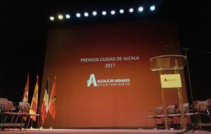 Escenario de entrega de los Premios Ciudad de Alcalá en 2017