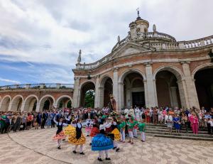 Bailes en honor a San Fernando el día de su festividad