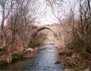 Puente de Matafrailes sobre el arroyo de Canencia