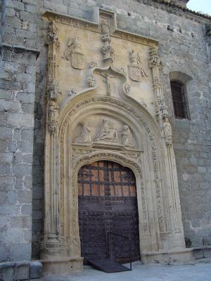 Puerta de la Basílica de la Asunción de Nuestra Señora