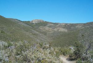 Vista del Cancho de la Cabeza (1264 m).