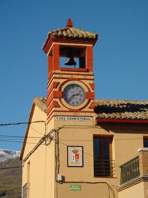 Torre del reloj de la casa consistorial de Pinilla del Valle