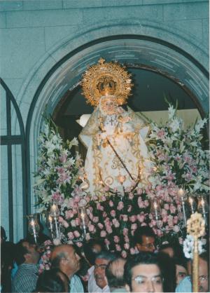 Procesión de Nuestra Señora de la Consolación Coronada, patrona de Pozuelo de Alarcón, en el año 2000.