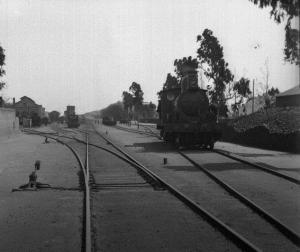 Estación de Águilas con locomotora n°17. (1907-1909). Fotografía de Gustavo Gillman 