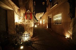Calles del casco antiguo de Aledo durante la celebración de La Noche en Vela.