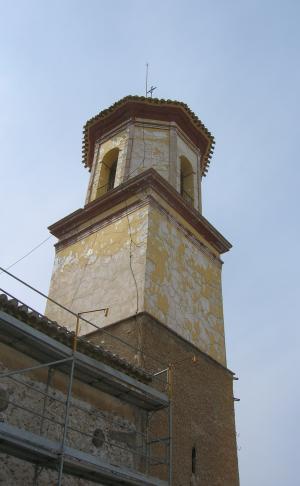Campanario de la Iglesia de los Santos Abdón y Senén (en restauración).