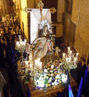 Virgen de las Angustias en procesión del Santo Entierro, Viernes Santo por la noche