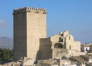 Vista del castillo medieval de Moratalla.