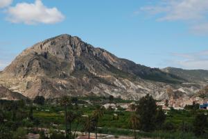 Vista típica del Valle de Ricote, comarca morisca, con Ulea a mano derecha.