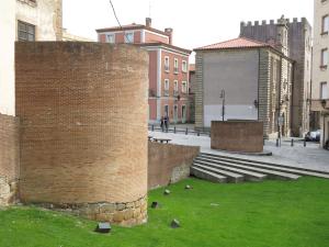 Reconstrucción volumétrica de la muralla romana en Cimadevilla.