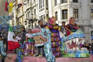 Desfile del Día de América en Asturias, una fiesta de interés turístico nacional que se celebra desde 1950