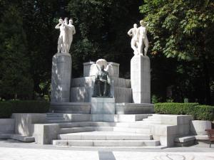 Monumento a José Tartiere Lenegre en el Campo de San Francisco