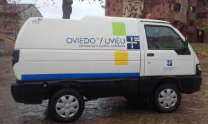 Uso del topónimo asturiano en un vehículo municipal