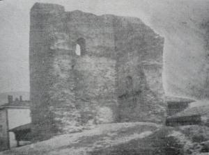 Antiguo castillo de Tineo derrumbado en 1912