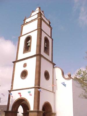Campanario de la Iglesia Santo Domingo de Guzmán, en Tetir.