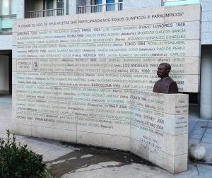 Monumento dedicado a los atletas olímpicos y paraolímpicos de Vigo