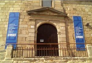 Portada neoclásica de la Iglesia de San Miguel de Ledesma. 1782. Actual acceso al Centro de Interpretación