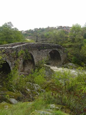 Puente sobre el río Alagón.
