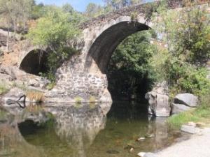 Puente romano en la localidad de Puentes del Alagón.