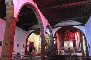 Interior del Templo de la Virgen de La Luz en Santo Domingo, con su techumbre mudéjar.