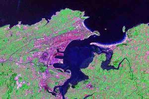 Imagen espectral de la bahía de Santander tomada por el satélite LandSat de la NASA 