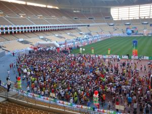 Salida del Estadio Olímpico en el Maratón Ciudad de Sevilla 2009 