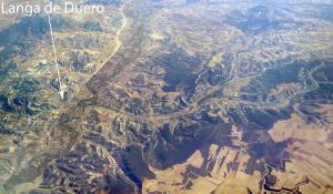 Vista aérea del campo alrededor de la localidad, y el río Duero