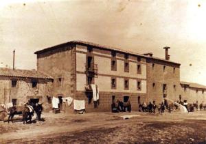 Antigua fábrica de harina y comercio (c.1930). Barrio de la Estación, Miño de Medinaceli.