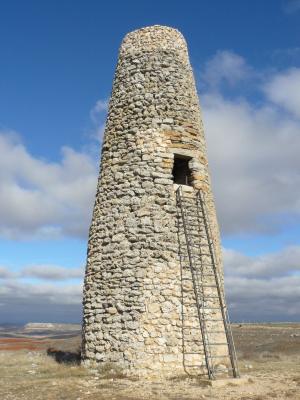 Atalaya del Tiñón, al noroeste de Rello.