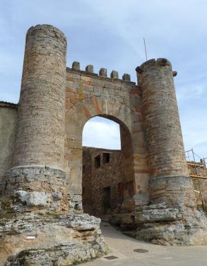 Puerta occidental de la muralla de Retortillo de Soria
