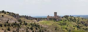 Vista lejana del castillo de Ucero