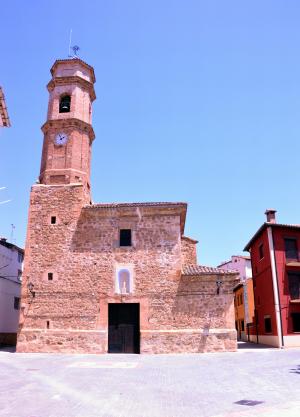 Vista frontal de la iglesia parroquial de Riodeva (Teruel), siglo XVIII (2017).