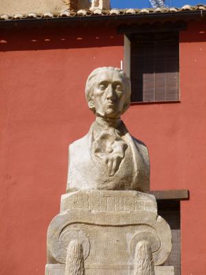 Estatua y Plaza dedicadas a Isidoro de Antillón y Marzo