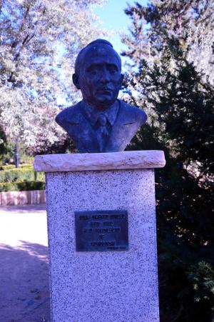 Detalle del busto de Juan Jiménez Quílez (1895-1982), Hijo Predilecto de Valacloche (2017).