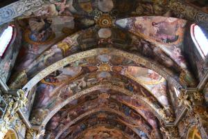 Bóveda con frescos barrocos de la iglesia de San Nicolás