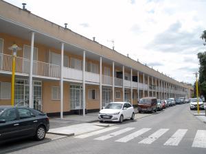 Arroyo de la Encomienda, barrio de Monasterio del Prado - Plaza V Centenario del Descubrimiento 1