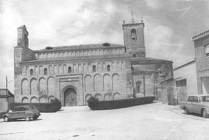 Fotografía antigua de la iglesia parroquial de San Juan Bautista.