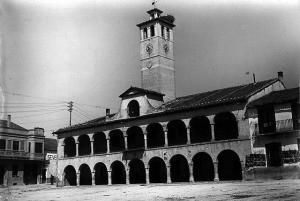 Casa consistorial de Íscar. Fotografía de la primera mitad del siglo XX