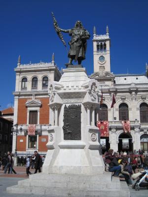 Monumento al conde Pedro Ansúrez, uno de los nobles más cercanos a Alfonso VI, que fue primer señor de Valladolid