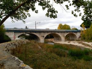 Puente del ferrocarril sobre el río Cega