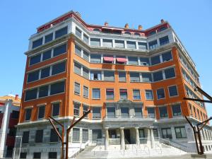 Edificio El Carmen, antiguas oficinas centrales de Altos Hornos de Vizcaya 
