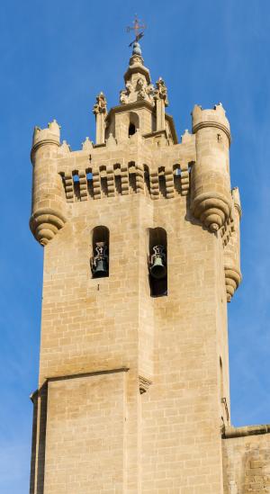 Torre fortificada de la iglesia de San Salvador, declarada Monumento Nacional en 1931