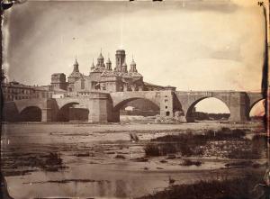 El Pilar y el Puente de Piedra sobre el Ebro en Zaragoza, hacia el año 1865