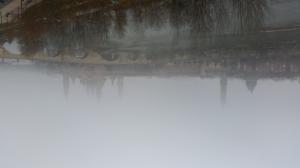 Niebla en Zaragoza a orillas del río Ebro.